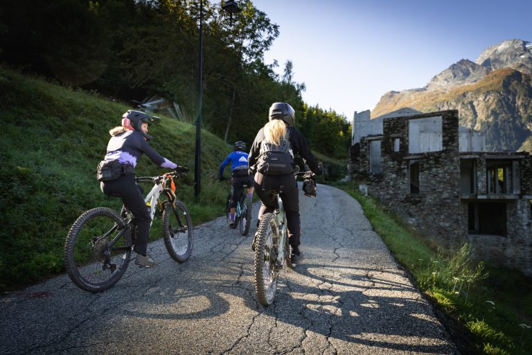 En piste au Tarentaise Enduro 2026 à Sainte-Foy, photo 026