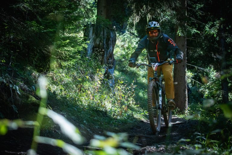En piste au Tarentaise Enduro 2026 à Sainte-Foy, photo 102