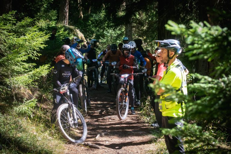 En piste au Tarentaise Enduro 2026 à Sainte-Foy, photo 105