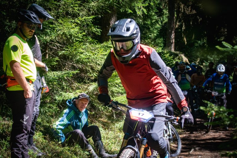 En piste au Tarentaise Enduro 2026 à Sainte-Foy, photo 106