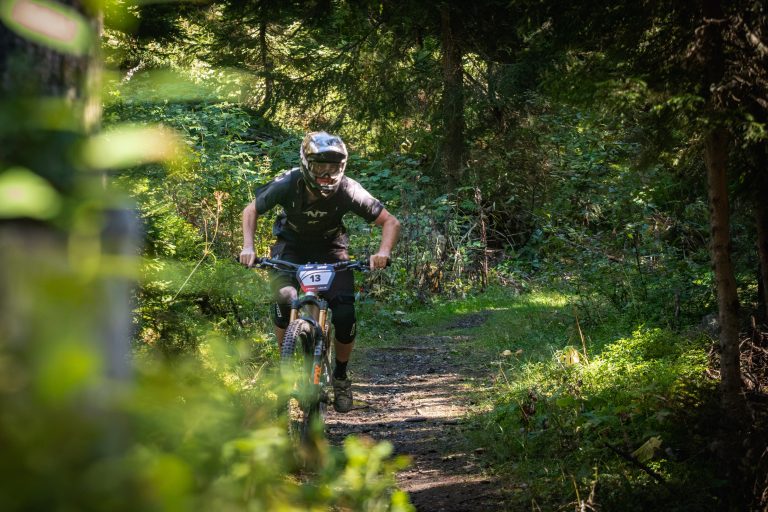 En piste au Tarentaise Enduro 2026 à Sainte-Foy, photo 110