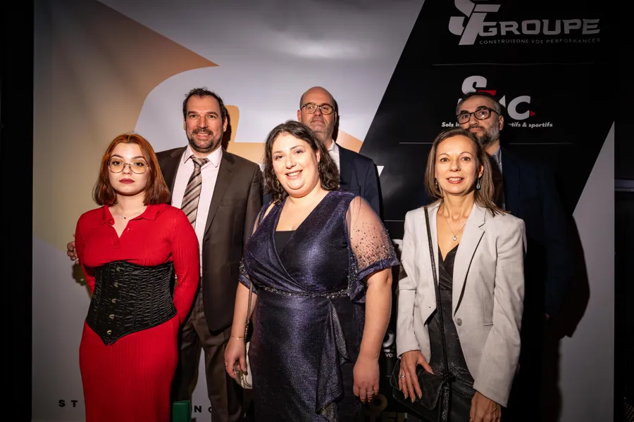 Portrait de groupe au photocall ST Groupe