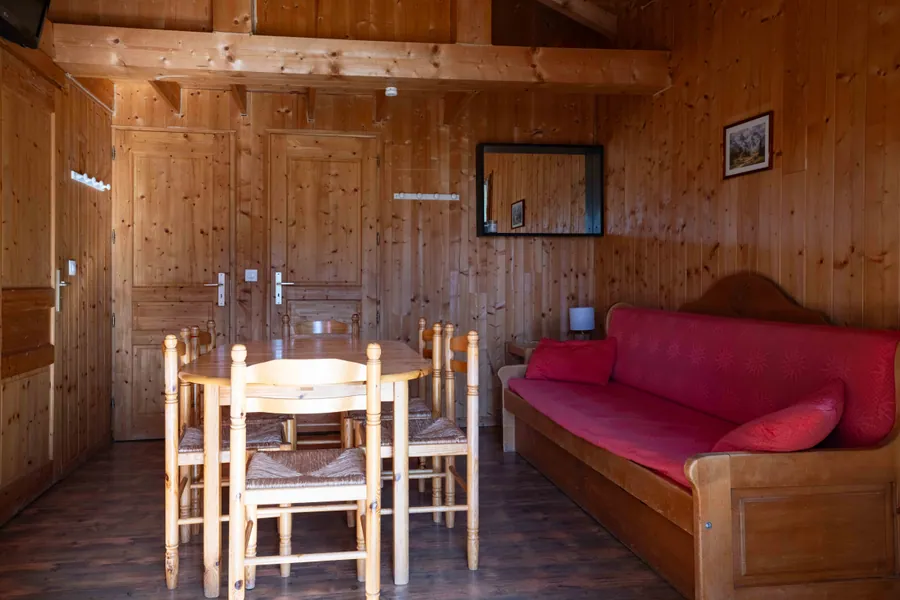Le séjour en bois d’un chalet à Peisey-Nancroix