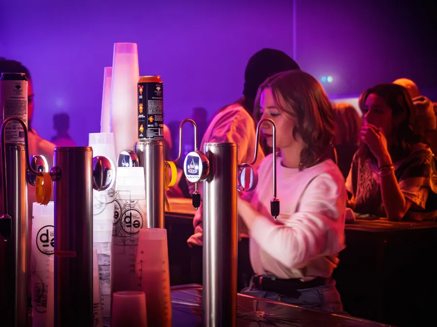 Le service au bar pendant l’événement