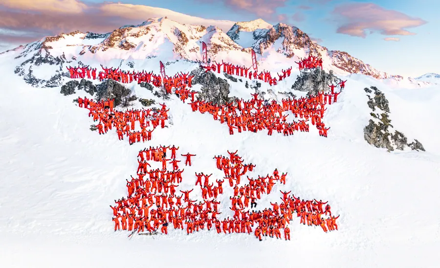 Les équipes ESF des Arcs réunies face aux sommets