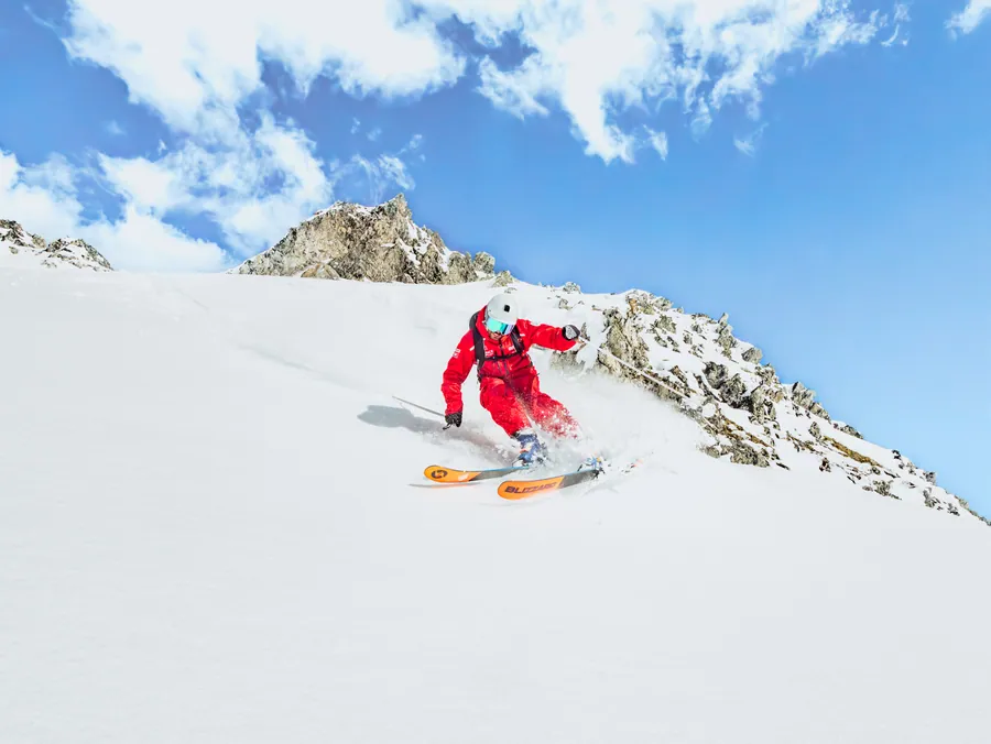 Ski dans la neige fraîche avec l’ESF Arc 1600
