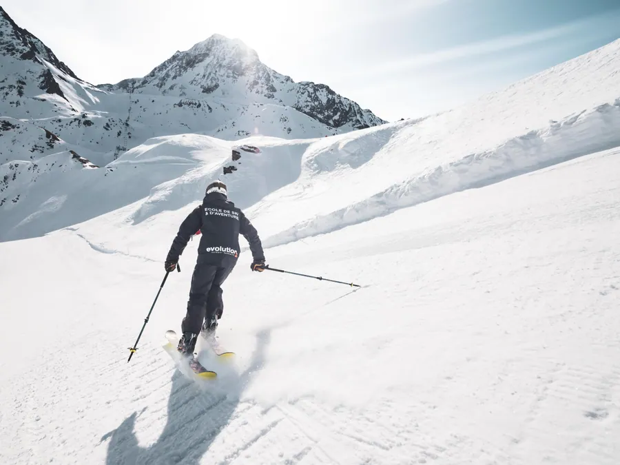 Démonstration d’un virage sur piste