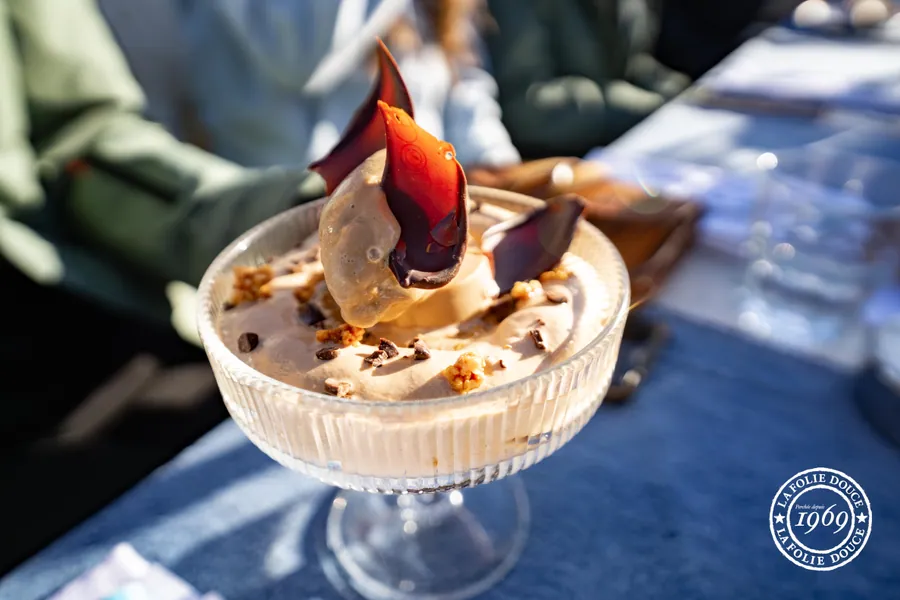 Une coupe de dessert dressée à La Fruitière