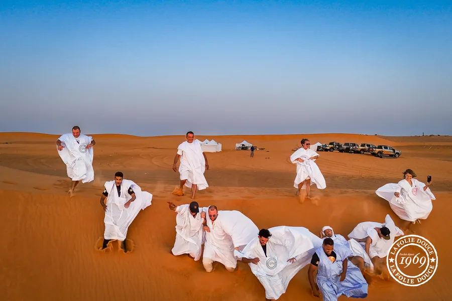 Le groupe dans les dunes en fin de reportage