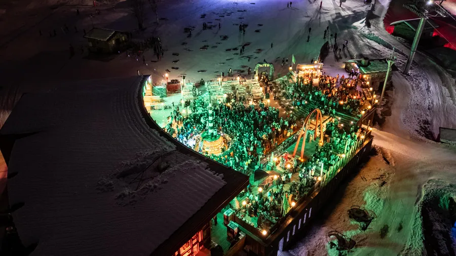 La terrasse de La Folie Douce illuminée pour le Nouvel An