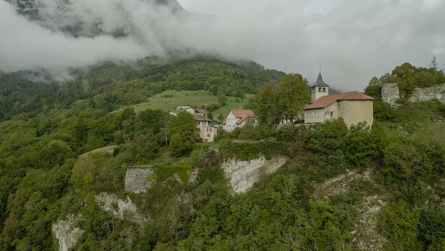 L’exploitation dans son environnement de montagne