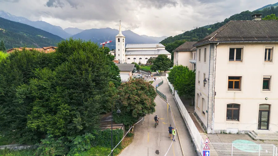 Les ruelles et le clocher de Bourg-Saint-Maurice à la Nocturne des ruelles