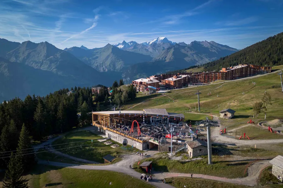 La Folie Douce Les Arcs et le paysage d’été
