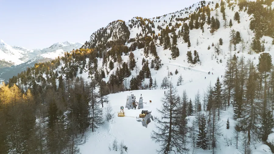 Les Géants de Malgovert au milieu des sapins aux Géants de Malgovert, Les Arcs