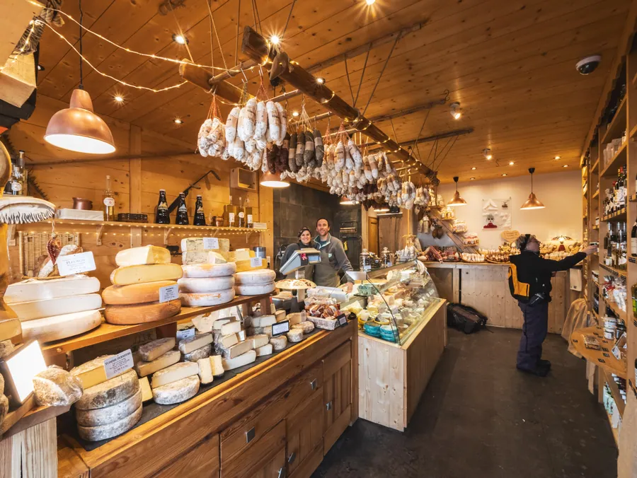 Le comptoir et l’intérieur du Petit Panier