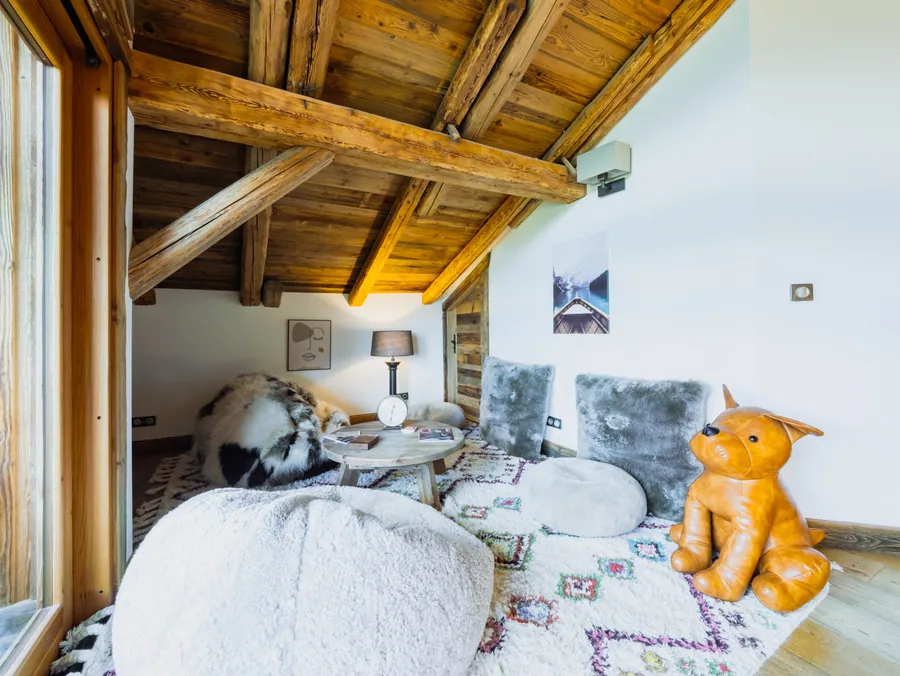 Un espace salon sous les combles